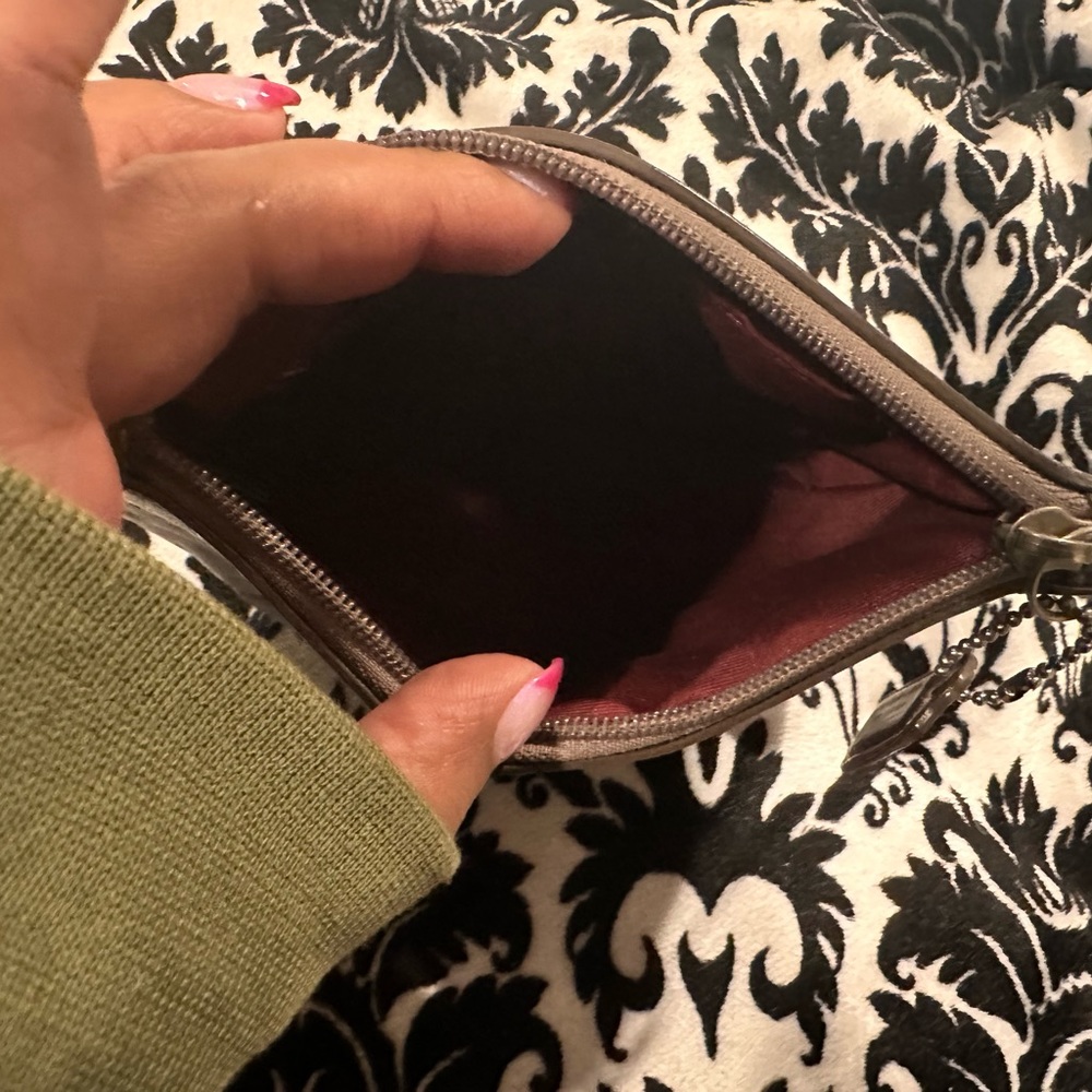 Coach Pouch - Picture 2 of 2